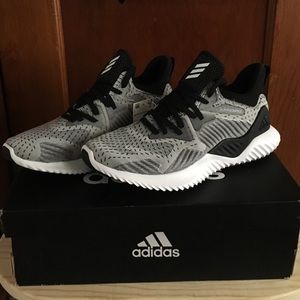 Adidas alphabounce